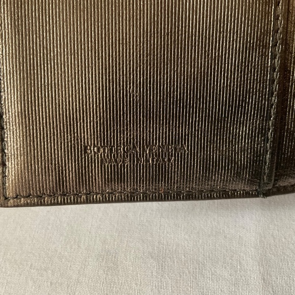 •Bottega Veneta Metallic Gold/Brown Leather  Bifold Wallet - Picture 5 of 16